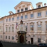 Americk ambasda v Praze.