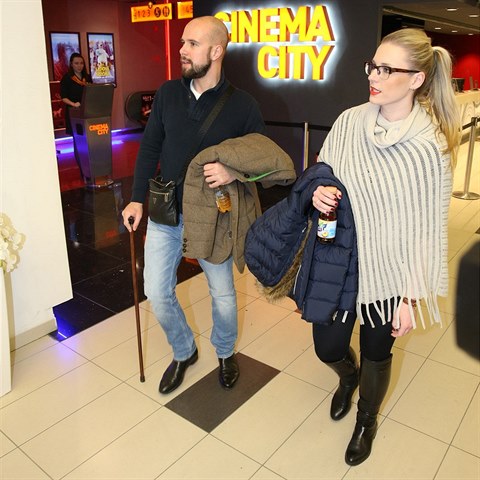 Soukup dorazil do kina se svou partnerkou Lindou.