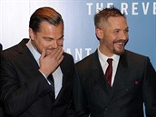 Tom Hardy a Leonardo DiCaprio se seli ve snímku Zmrtvýchvstání.