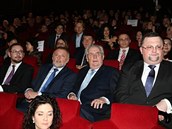 S prezidentem byla v kin i muzikálová zpvaka Lucie oralová nebo miliardá...