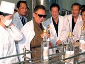 Otec Kim ong Una Kim ong Il se bohuel vynálezu zázraného alkoholu nedoil a...