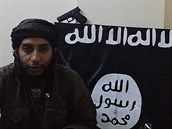 Teroristé z Islámského státu zveejnili nové video, které zachycuje útoníky z...