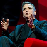 George Clooney se k vci stav diplomaticky, spe vak stran tm...