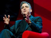 George Clooney se k vci staví diplomaticky, spíe vak straní tm...