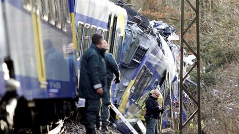 V Bavorsku se eln srazily dva vlaky.