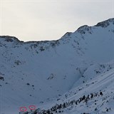 Tyrolsk lavinov sluba vyfotila dv skupiny eskch skialpinist.