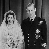Prince Philipa si krlovna Albta II vzala roku 1947. Jsou spolu tedy celch...