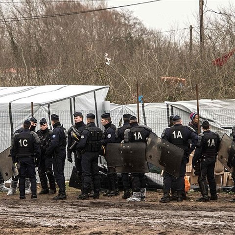 Tbor v Calais hld francouzsk policie.