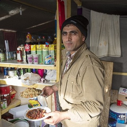 Restauraci v uprchlickm tboe provozuje Mohammed spolu se svm kamardem...