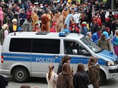 V ulicích Kolína nad Rýnem hlídkuje na 2500 policist.