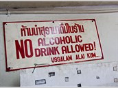 V muslimských zemích je konzumace alkoholu písn zakázána.