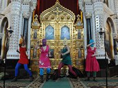 Za vystoupení v moskevském kostele Krista spasitele ly lenky Pussy Riot do...