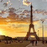 Park ped Eiffelovkou soby dvn minulost.