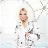 Eva Perkausová vypadá dobře i v lyžařském.