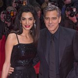 Jednoznan nejzivjm prem festivalu se stal George Clooney s manelkou Amal.