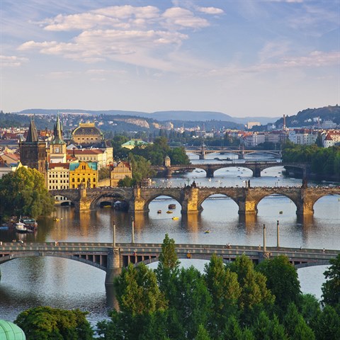 „Fakt: Praha je nejkrásnější město na světě“ píše autorka článku na známém...