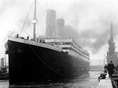 Poslední fotka z pístavu, odkud Titanic vyplul. Potopil se ke dnu 15. dubna v...