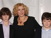 Natasha se svými dvma syny, Michaelem a Danielem, které porodila Liamu...