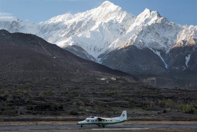Nad Nepálem záhadn zmizelo malé letadlo.