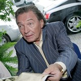 Karel Gott by se ml brzy dozvdt, jak byla lba spn!