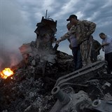 Trosky letounu malajsijskch aerolinek, ve kterm zemelo 298 lid.