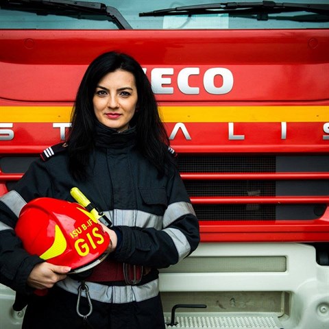 Momentln vede hasika Monica Niculescu. Hlasuj lid na Facebooku.