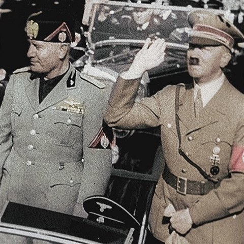Italsk faista Mussolini byl ptelem Adolfa Hitlera. K nmu Trumpa...