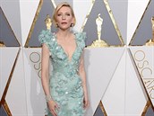 Cate Blanchett jako jedna z mála nevsadila na tmavou róbu, ale zahalila se do...