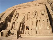 Úchvatný egyptský chrám Abú Simbel z prvodce.