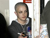 Alkohol, drogy, cigarety, deprese a skandály. Tak vypadal rok 2007 Britney...