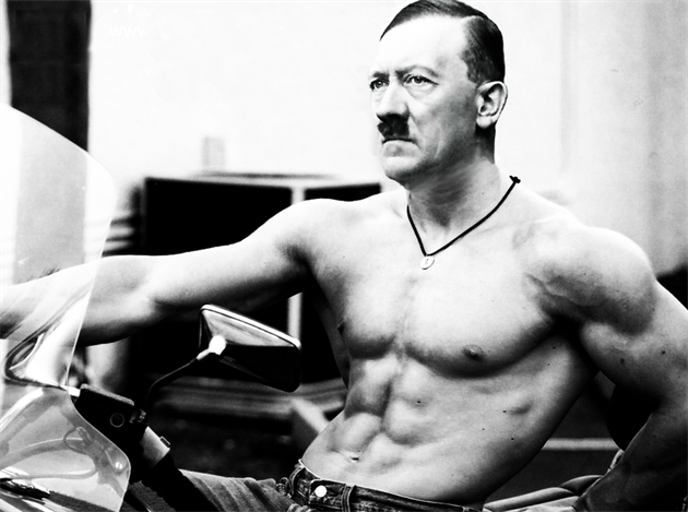 Nová informace: Adolf Hitler nebyl asexuální. Ml to ale rád hodn podivn...