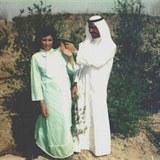 Saddm Husajn se svou tehdy jet budouc manelkou na snmku z roku 1962.