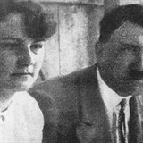 Hitler se svou neteří Geli Raubal, se kterou měl údajně sexuální poměr.