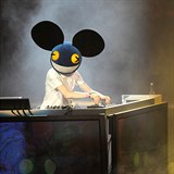 DJ Deadmau5 nos bhem svch vystoupen masku myka.