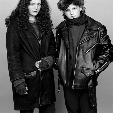 Carole a Serge jako rockov teenagei v roce 1982.