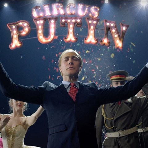 Klemen Slakonja v klipu paroduje ruskou hlavu státu. Snad na něj Putin nepošle...