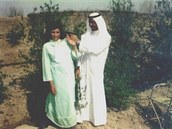 Saddám Husajn se svou tehdy jet budoucí manelkou na snímku z roku 1962.