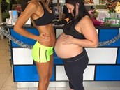 Fotka dvou thulek, fitnessky Chontal a její kamarádky, pobláznila internet....