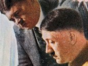 Hitler s velitelem SA  Ernstem Roehmem v dob, kdy jet byli kamarádi.