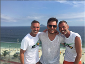Leo Mare se v Riu potkal s módnímu návrhái Deanem a a Danem Catenovými.