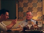 Smartphony ke stolu nepat�í.