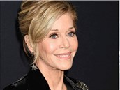 Jane Fonda je neuvitelných 78 let a vypadá mnohem lépe, ne její o 5 let...