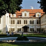Zámek Loučeň je domovem prvního zahradního bludiště v Česku a jediného svého...