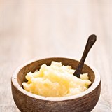 Ghee je pročištěné přepuštěné máslo, které se hojně využívá v indické kuchyni....