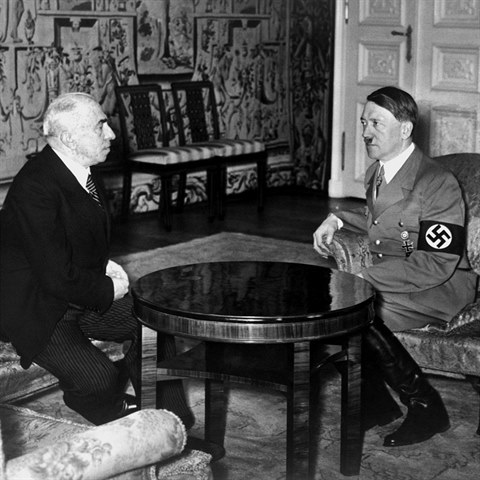 Hcha s Hitlerem na snmku z 15. bezna 1939.