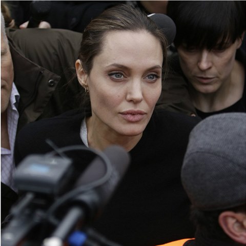 Samaritánka Angelina opět zasahuje. Káže o přístupu k uprchlíkům.