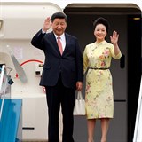 Čínský prezident má pohlednou manželku.