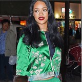 Rihanna v pondl veer ukzala exkluzivn model-teplky, lodiky a koeinu!