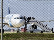 V kyperské Larnace v úterý ráno pistálo egyptské letadlo, které mlo být...