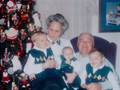 Dda Kenny Harmon s vnouaty a enou, se kterou se rozvedl v roce 2008.